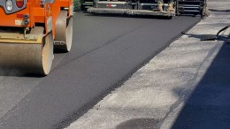 Asphalt paving